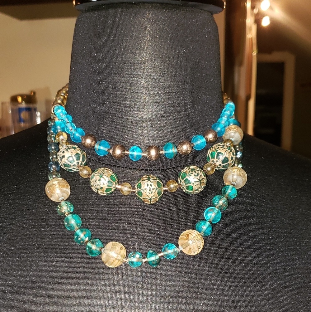 Liz Claiborne Turquoise And Gold Colored Glass Bead Necklace